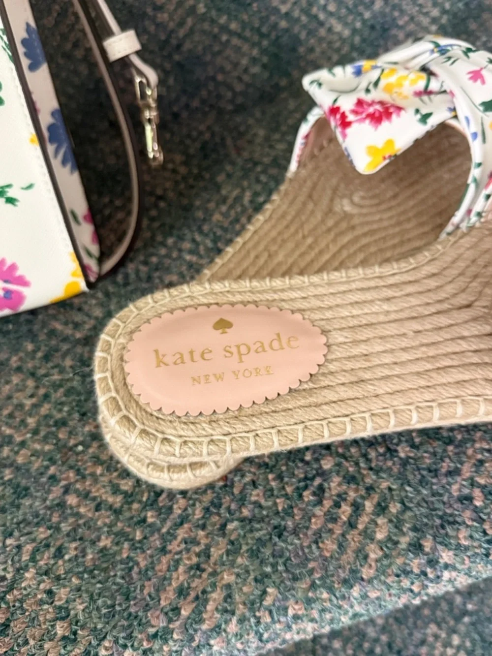 Kate Spade White Floral Crossbody & Matching Slide Sandals‎ 8.5